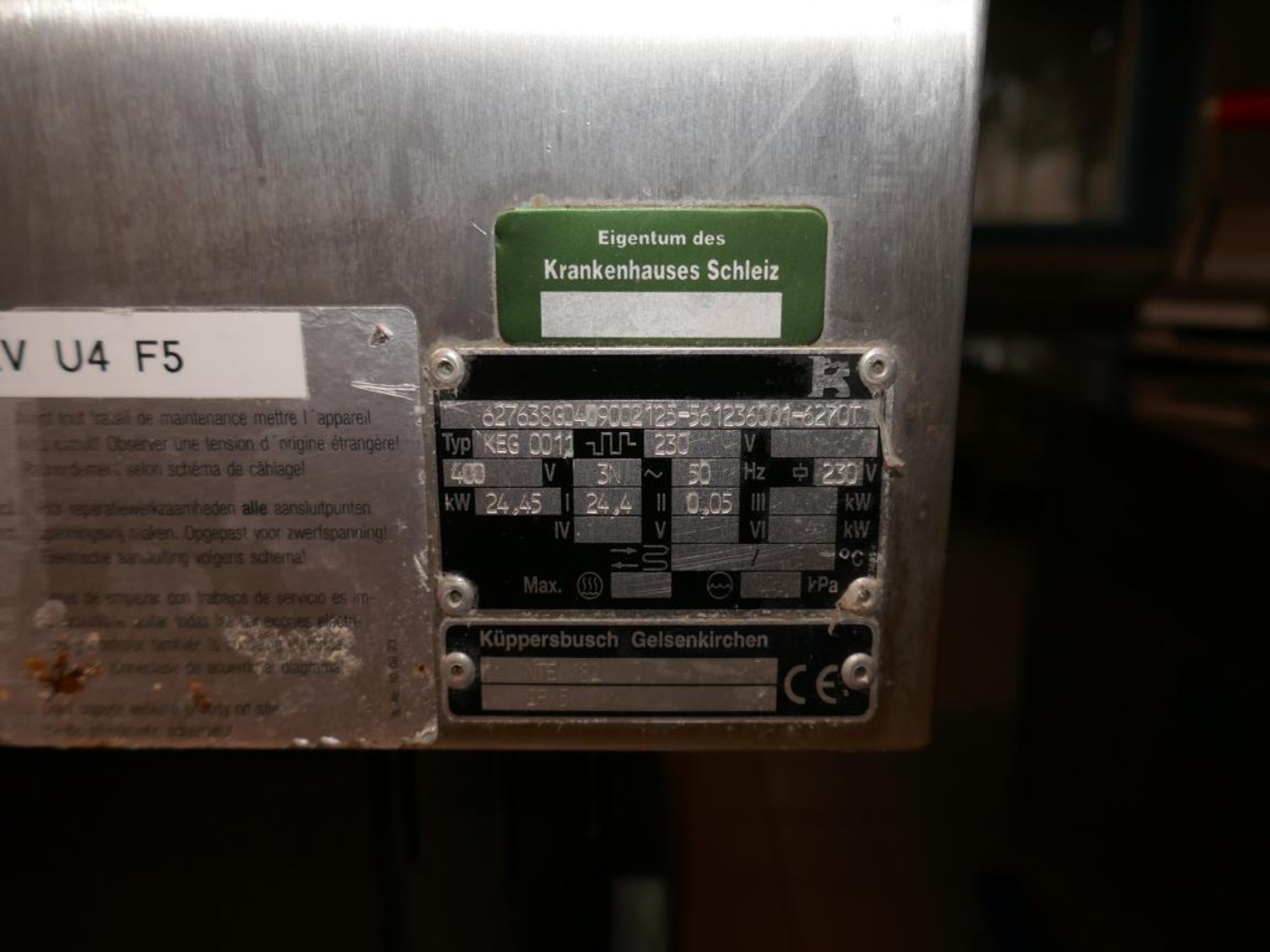 Medyczny sprzęt techniczny, wyposażenie sal operacyjnych, sterylne tace oraz sprzęt i meble szpitalne-3