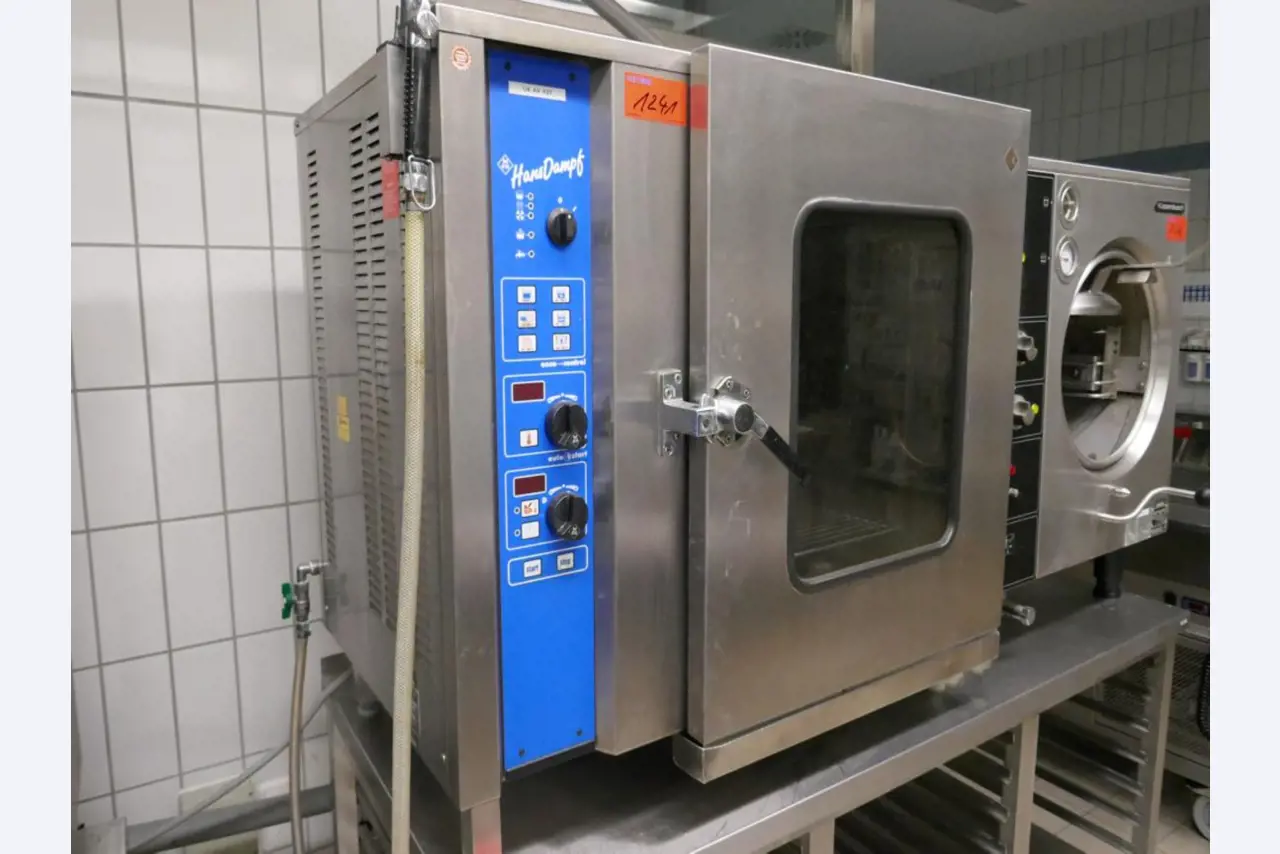 Medyczny sprzęt techniczny, wyposażenie sal operacyjnych, sterylne tace oraz sprzęt i meble szpitalne-2