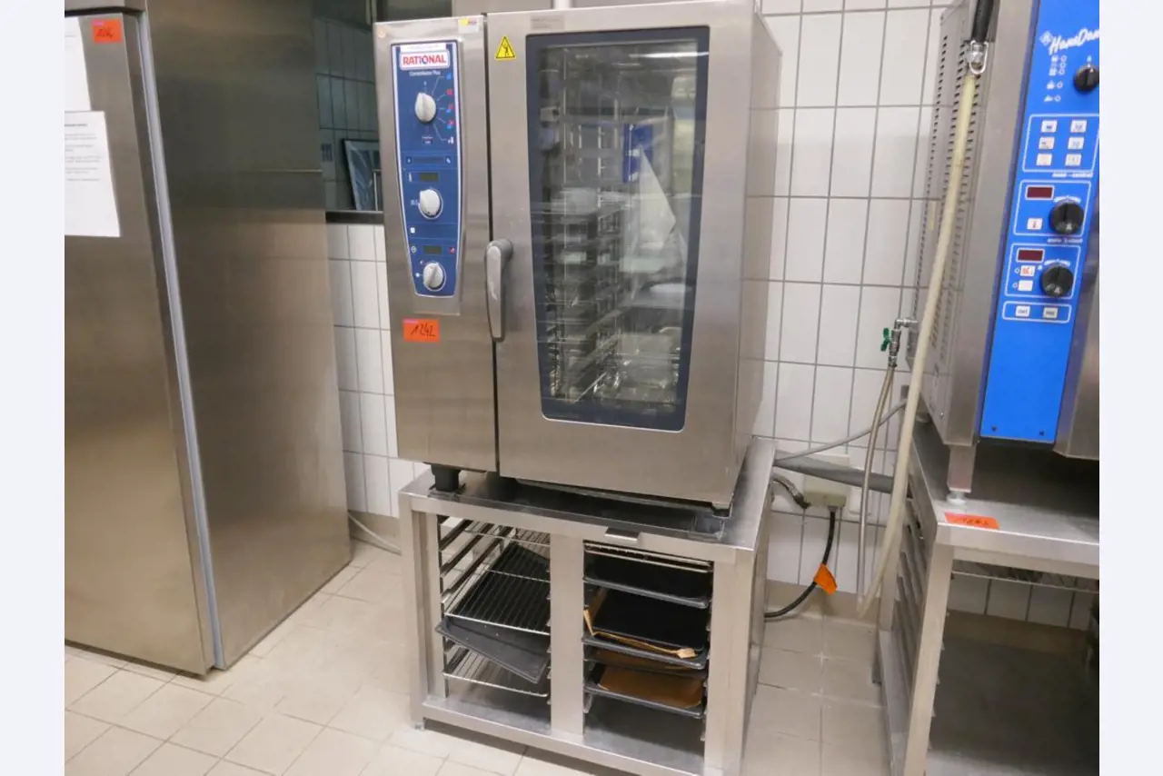 Medyczny sprzęt techniczny, wyposażenie sal operacyjnych, sterylne tace oraz sprzęt i meble szpitalne-1