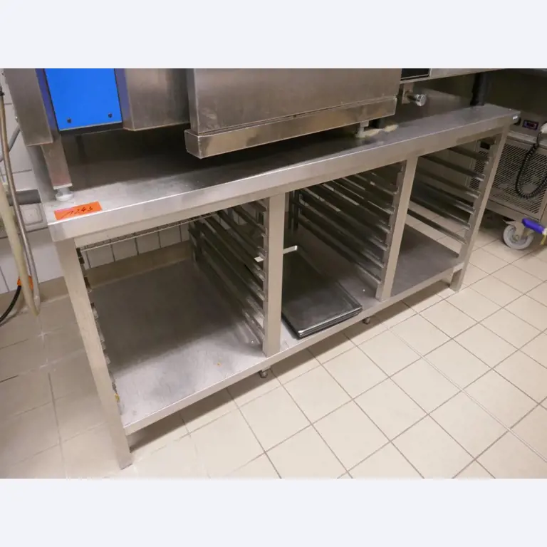 Medyczny sprzęt techniczny, wyposażenie sal operacyjnych, sterylne tace oraz sprzęt i meble szpitalne-1