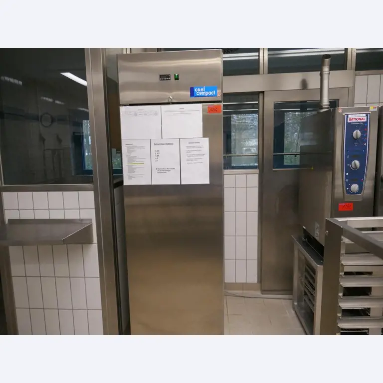 Medyczny sprzęt techniczny, wyposażenie sal operacyjnych, sterylne tace oraz sprzęt i meble szpitalne-1