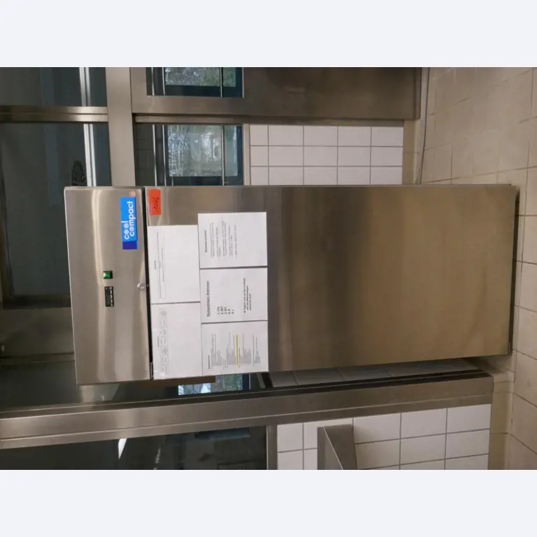 Medyczny sprzęt techniczny, wyposażenie sal operacyjnych, sterylne tace oraz sprzęt i meble szpitalne-2