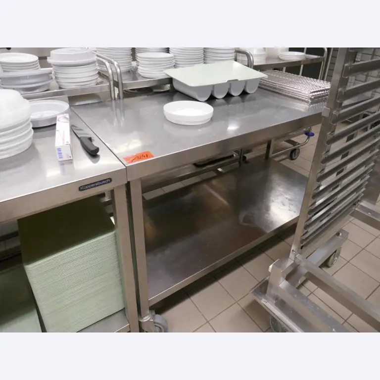 Medyczny sprzęt techniczny, wyposażenie sal operacyjnych, sterylne tace oraz sprzęt i meble szpitalne-1