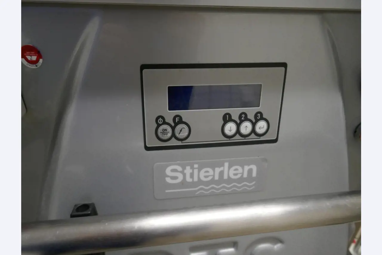 Medyczny sprzęt techniczny, wyposażenie sal operacyjnych, sterylne tace oraz sprzęt i meble szpitalne-4