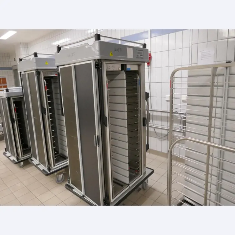 Medyczny sprzęt techniczny, wyposażenie sal operacyjnych, sterylne tace oraz sprzęt i meble szpitalne-3