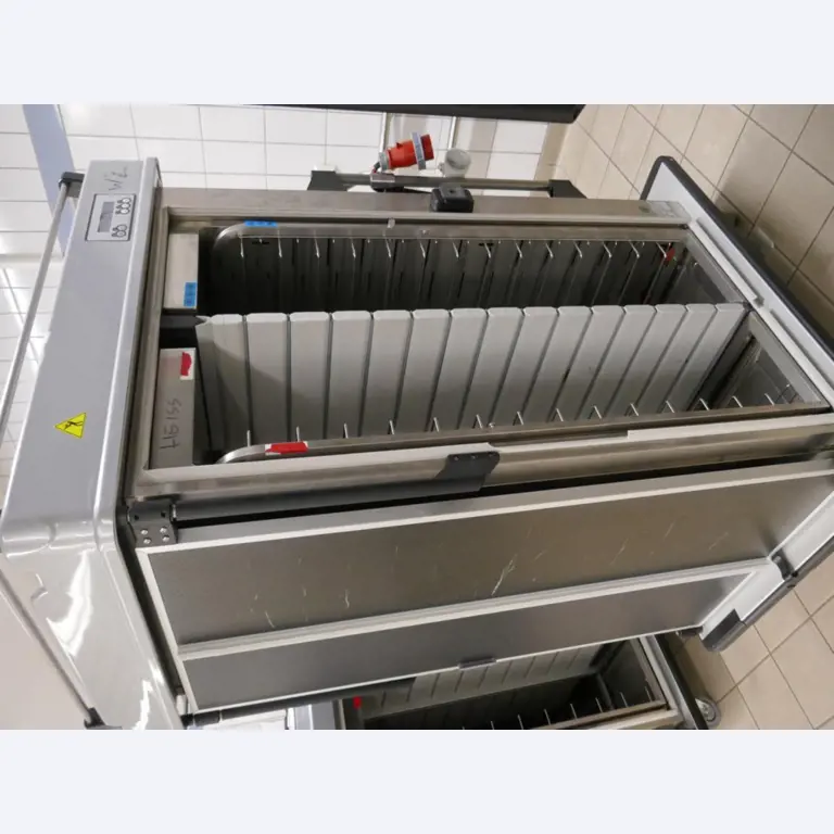 Medyczny sprzęt techniczny, wyposażenie sal operacyjnych, sterylne tace oraz sprzęt i meble szpitalne-4