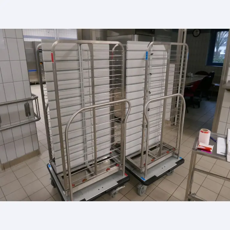 Medyczny sprzęt techniczny, wyposażenie sal operacyjnych, sterylne tace oraz sprzęt i meble szpitalne-5