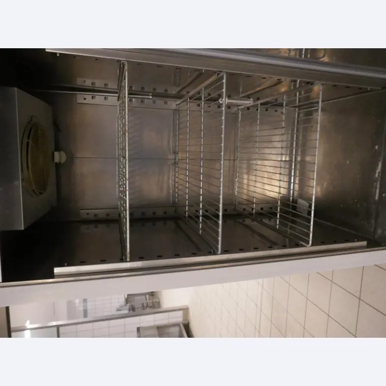 Medyczny sprzęt techniczny, wyposażenie sal operacyjnych, sterylne tace oraz sprzęt i meble szpitalne-3