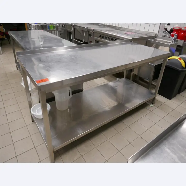 Medyczny sprzęt techniczny, wyposażenie sal operacyjnych, sterylne tace oraz sprzęt i meble szpitalne-1