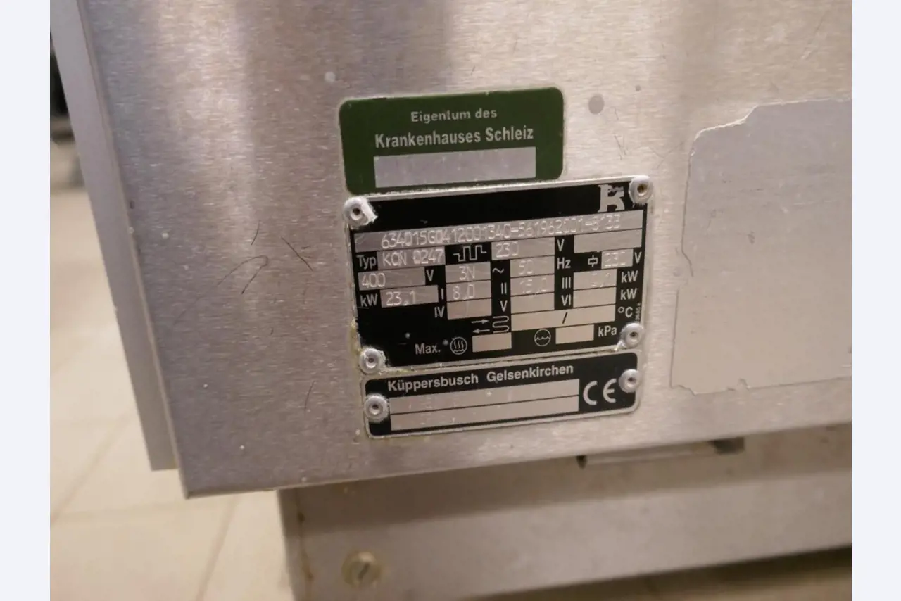 Medyczny sprzęt techniczny, wyposażenie sal operacyjnych, sterylne tace oraz sprzęt i meble szpitalne-8