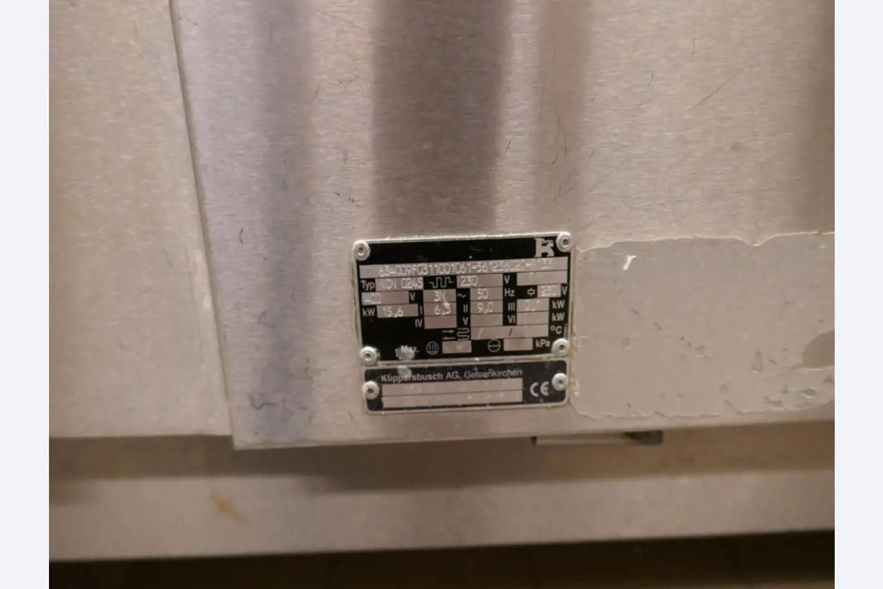 Medyczny sprzęt techniczny, wyposażenie sal operacyjnych, sterylne tace oraz sprzęt i meble szpitalne-9