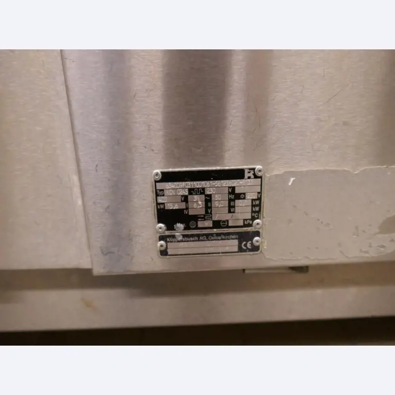 Medyczny sprzęt techniczny, wyposażenie sal operacyjnych, sterylne tace oraz sprzęt i meble szpitalne-9