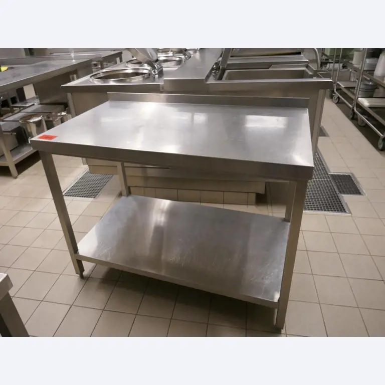 Medyczny sprzęt techniczny, wyposażenie sal operacyjnych, sterylne tace oraz sprzęt i meble szpitalne-1