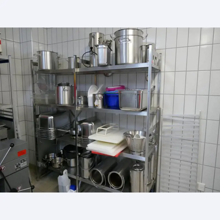 Medyczny sprzęt techniczny, wyposażenie sal operacyjnych, sterylne tace oraz sprzęt i meble szpitalne-3