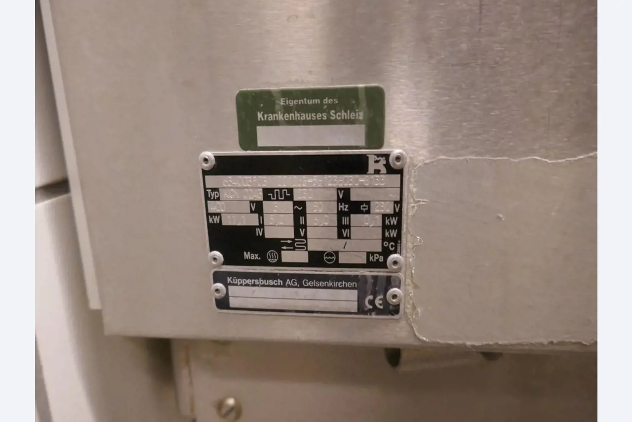 Medyczny sprzęt techniczny, wyposażenie sal operacyjnych, sterylne tace oraz sprzęt i meble szpitalne-4