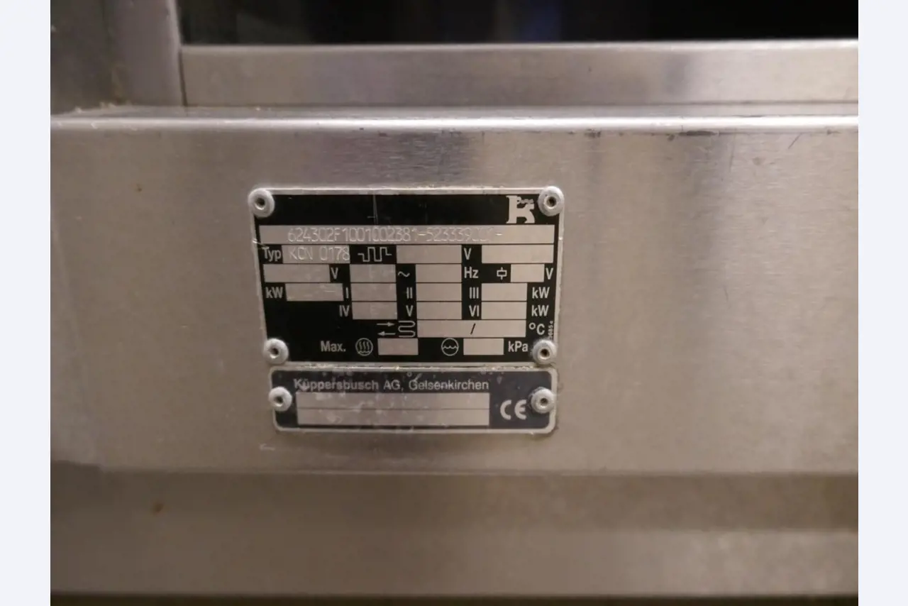 Medyczny sprzęt techniczny, wyposażenie sal operacyjnych, sterylne tace oraz sprzęt i meble szpitalne-5