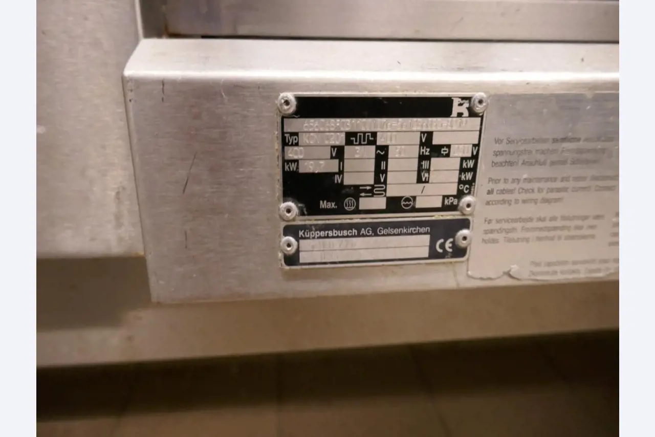 Medyczny sprzęt techniczny, wyposażenie sal operacyjnych, sterylne tace oraz sprzęt i meble szpitalne-7