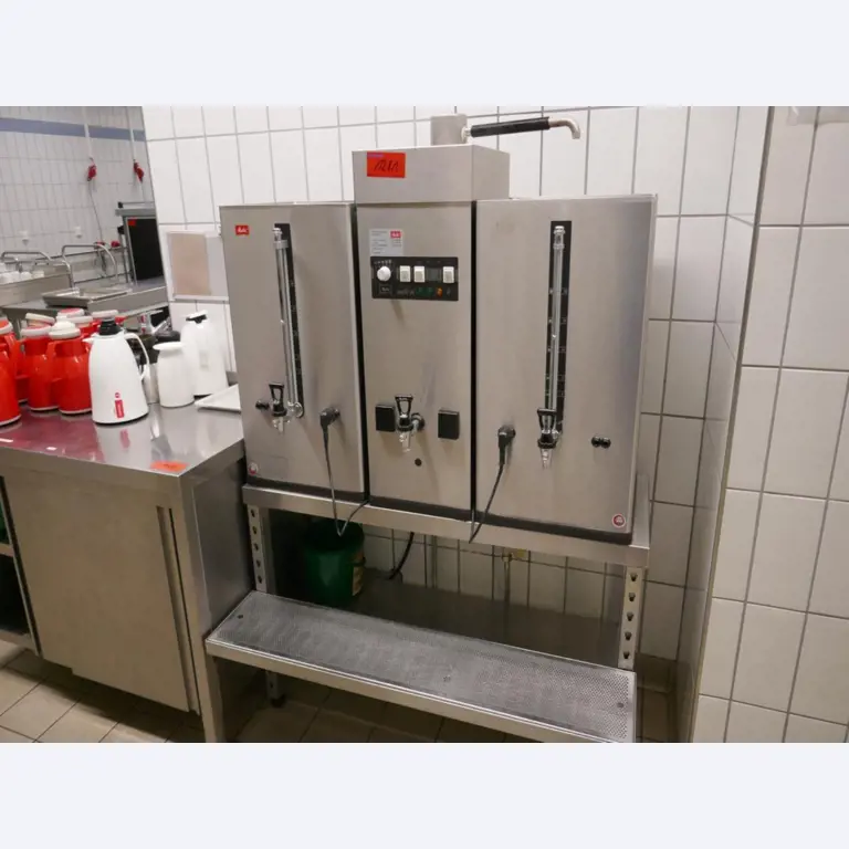 Medyczny sprzęt techniczny, wyposażenie sal operacyjnych, sterylne tace oraz sprzęt i meble szpitalne-2