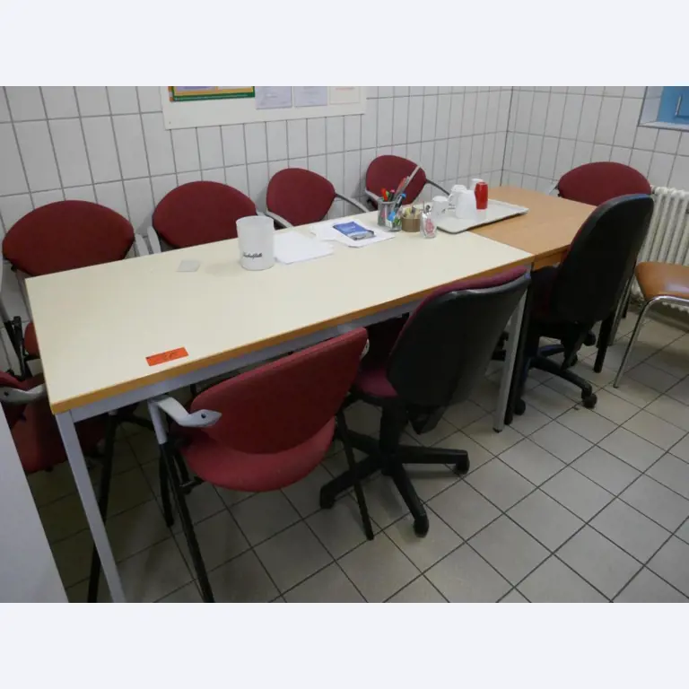 Medyczny sprzęt techniczny, wyposażenie sal operacyjnych, sterylne tace oraz sprzęt i meble szpitalne-1