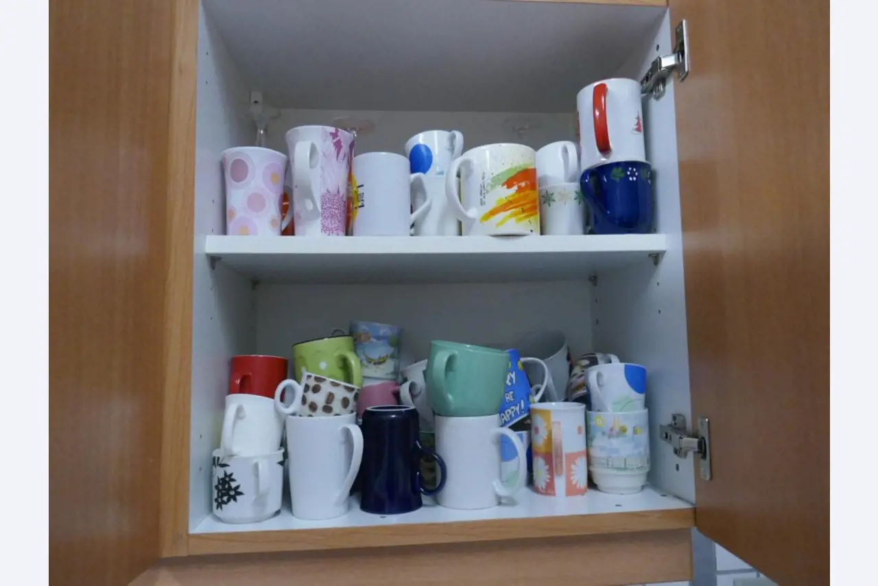 Medyczny sprzęt techniczny, wyposażenie sal operacyjnych, sterylne tace oraz sprzęt i meble szpitalne-3