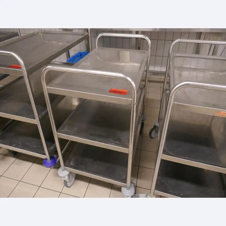 Medyczny sprzęt techniczny, wyposażenie sal operacyjnych, sterylne tace oraz sprzęt i meble szpitalne-1