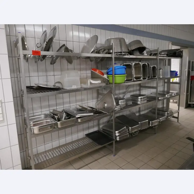 Medyczny sprzęt techniczny, wyposażenie sal operacyjnych, sterylne tace oraz sprzęt i meble szpitalne-1