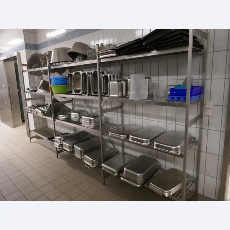 Medyczny sprzęt techniczny, wyposażenie sal operacyjnych, sterylne tace oraz sprzęt i meble szpitalne-2