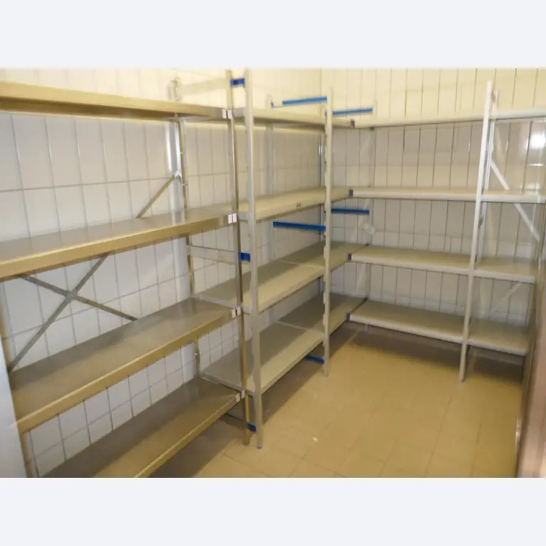 Medyczny sprzęt techniczny, wyposażenie sal operacyjnych, sterylne tace oraz sprzęt i meble szpitalne-2