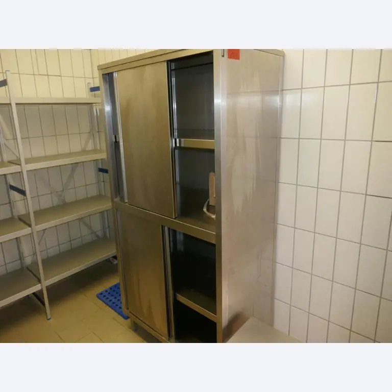 Medyczny sprzęt techniczny, wyposażenie sal operacyjnych, sterylne tace oraz sprzęt i meble szpitalne-1