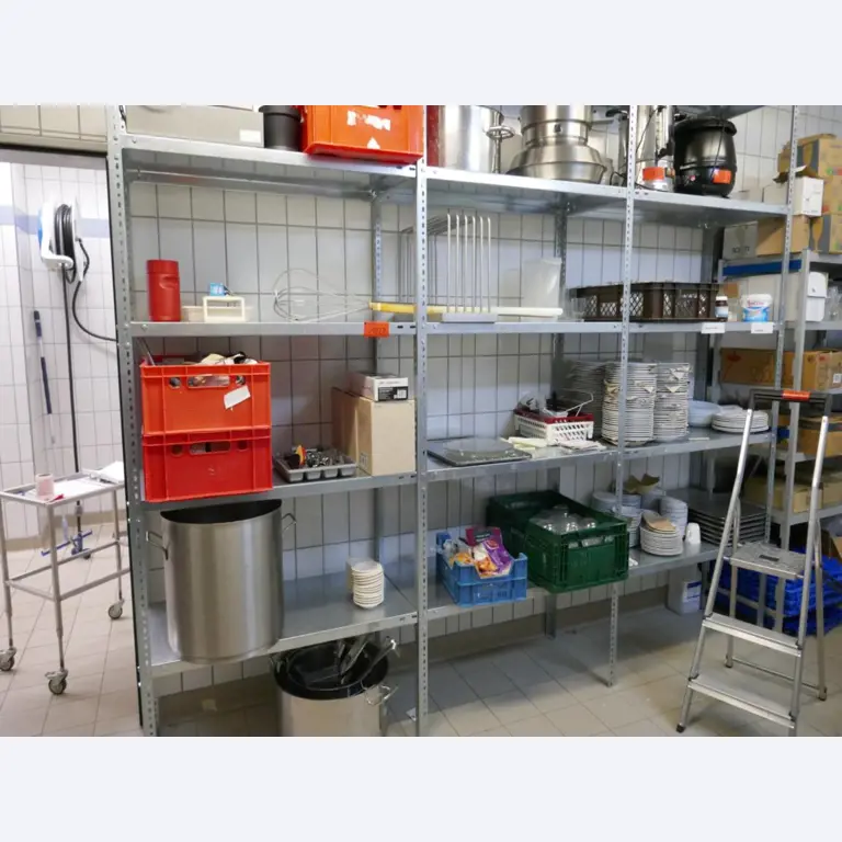 Medyczny sprzęt techniczny, wyposażenie sal operacyjnych, sterylne tace oraz sprzęt i meble szpitalne-1