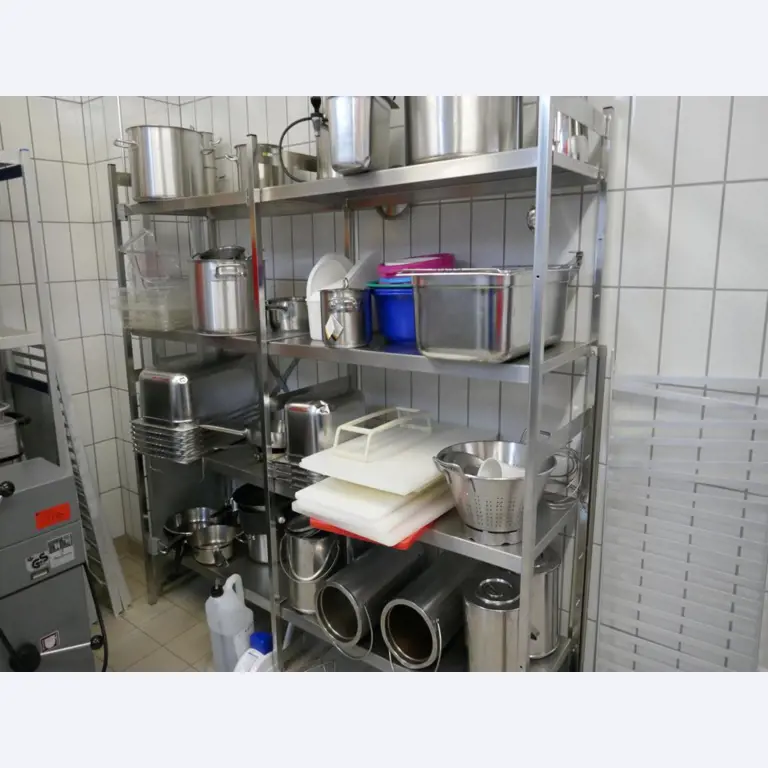 Medyczny sprzęt techniczny, wyposażenie sal operacyjnych, sterylne tace oraz sprzęt i meble szpitalne-2