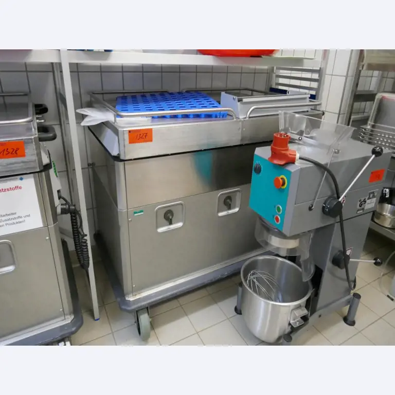 Medyczny sprzęt techniczny, wyposażenie sal operacyjnych, sterylne tace oraz sprzęt i meble szpitalne-1