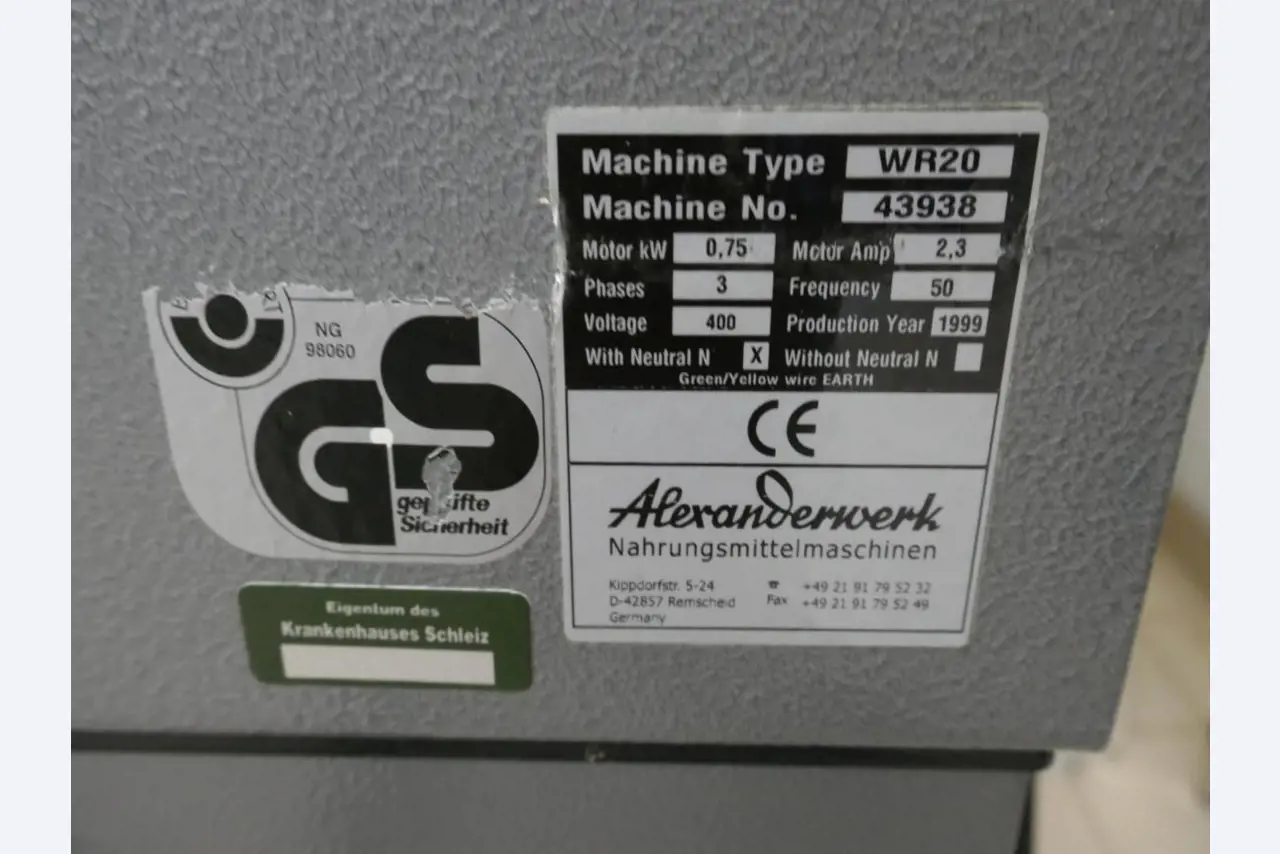 Medyczny sprzęt techniczny, wyposażenie sal operacyjnych, sterylne tace oraz sprzęt i meble szpitalne-2