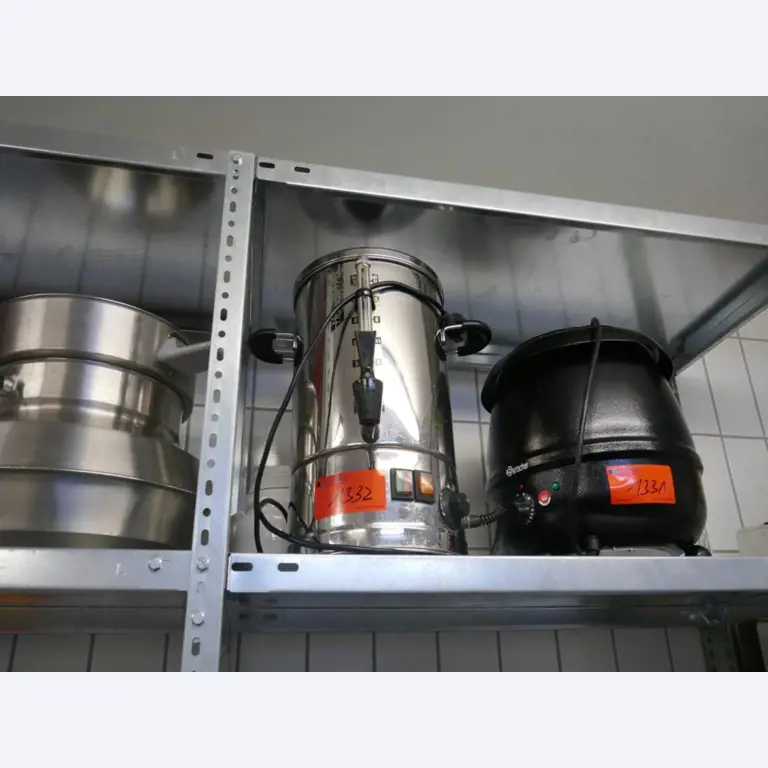 Medyczny sprzęt techniczny, wyposażenie sal operacyjnych, sterylne tace oraz sprzęt i meble szpitalne-1