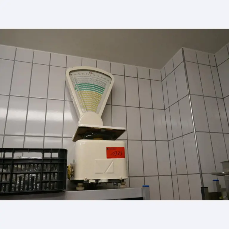 Medyczny sprzęt techniczny, wyposażenie sal operacyjnych, sterylne tace oraz sprzęt i meble szpitalne-1