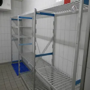 3 lfm. Regał magazynowy