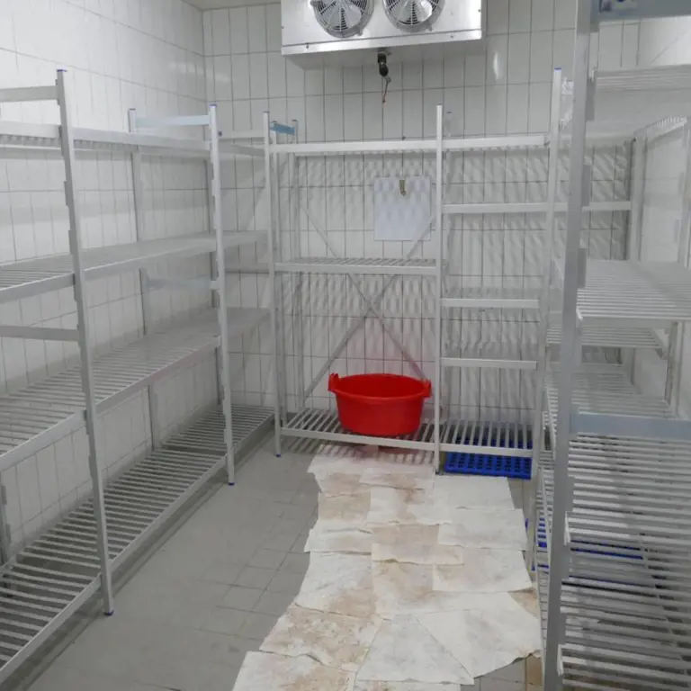 6 lfm. Regał magazynowy