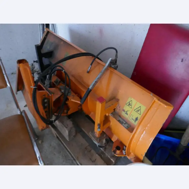 Medyczny sprzęt techniczny, wyposażenie sal operacyjnych, sterylne tace oraz sprzęt i meble szpitalne-10