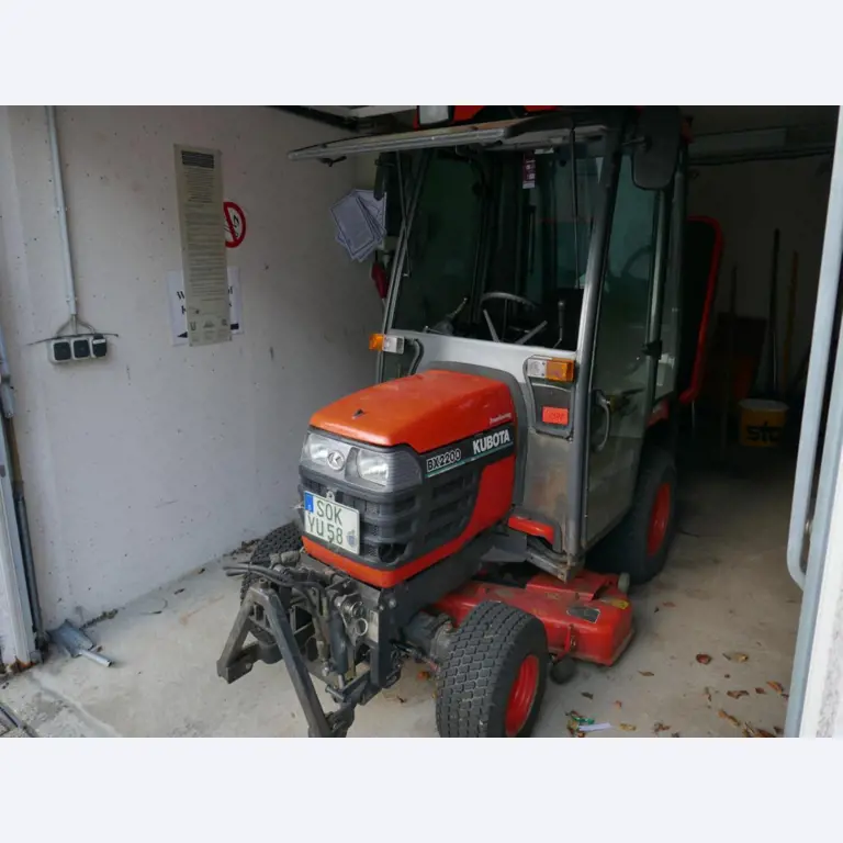 Medyczny sprzęt techniczny, wyposażenie sal operacyjnych, sterylne tace oraz sprzęt i meble szpitalne-1