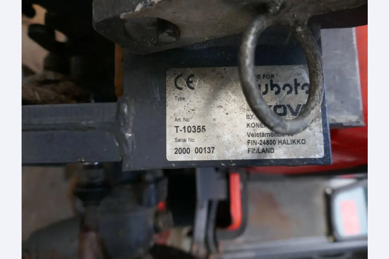 Medyczny sprzęt techniczny, wyposażenie sal operacyjnych, sterylne tace oraz sprzęt i meble szpitalne-20