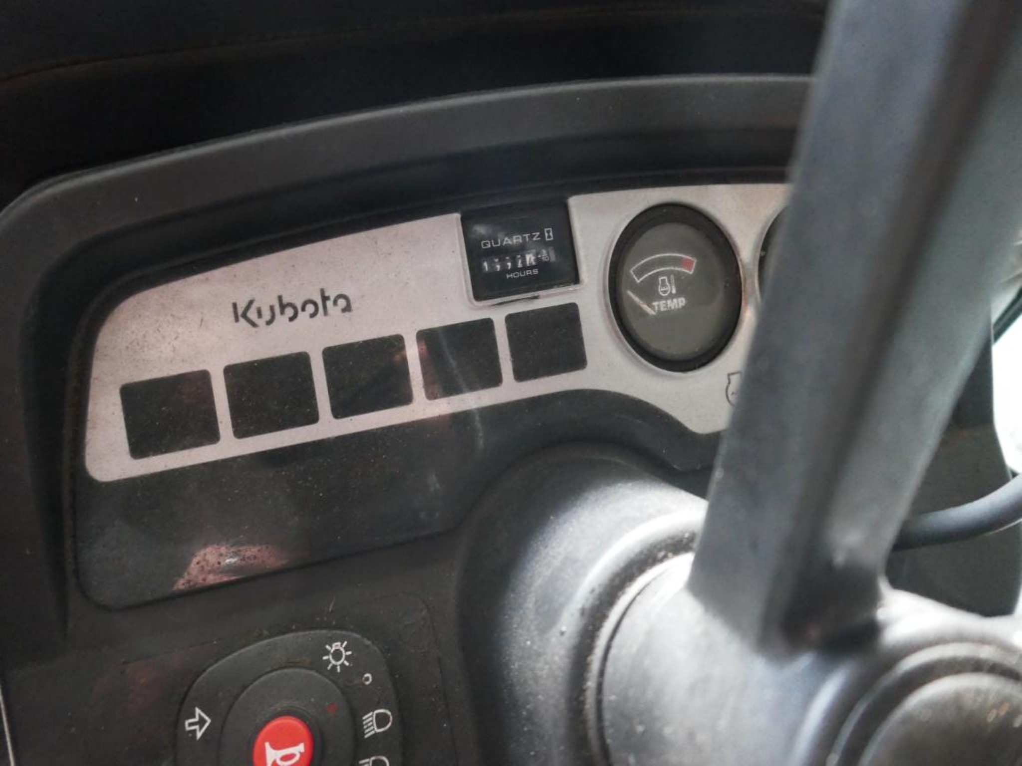 Medyczny sprzęt techniczny, wyposażenie sal operacyjnych, sterylne tace oraz sprzęt i meble szpitalne-23