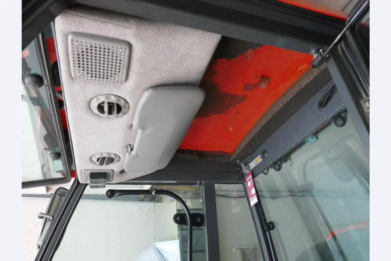 Medyczny sprzęt techniczny, wyposażenie sal operacyjnych, sterylne tace oraz sprzęt i meble szpitalne-24