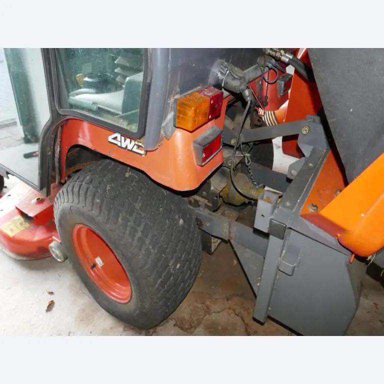 Medyczny sprzęt techniczny, wyposażenie sal operacyjnych, sterylne tace oraz sprzęt i meble szpitalne-5