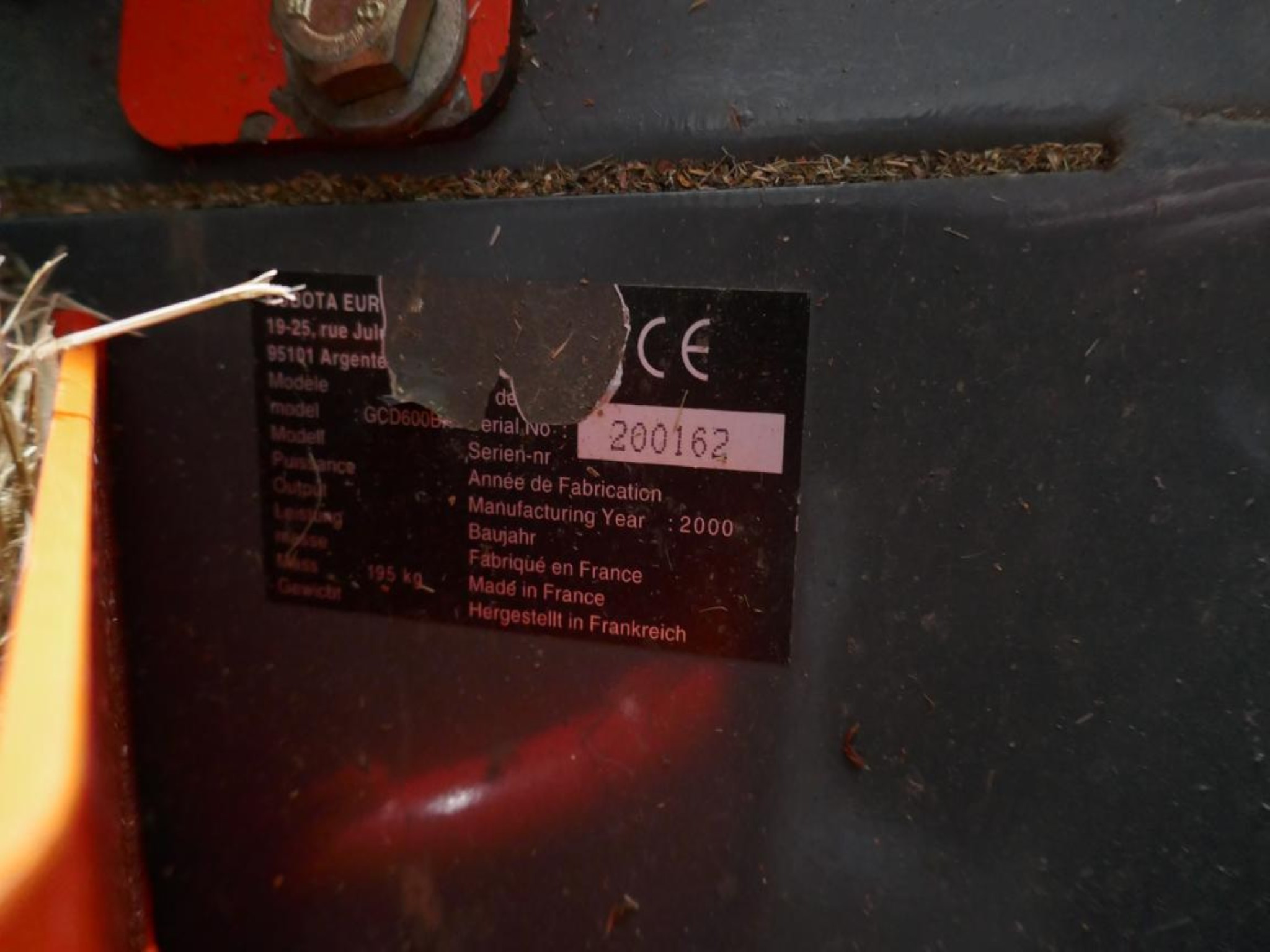 Medyczny sprzęt techniczny, wyposażenie sal operacyjnych, sterylne tace oraz sprzęt i meble szpitalne-8