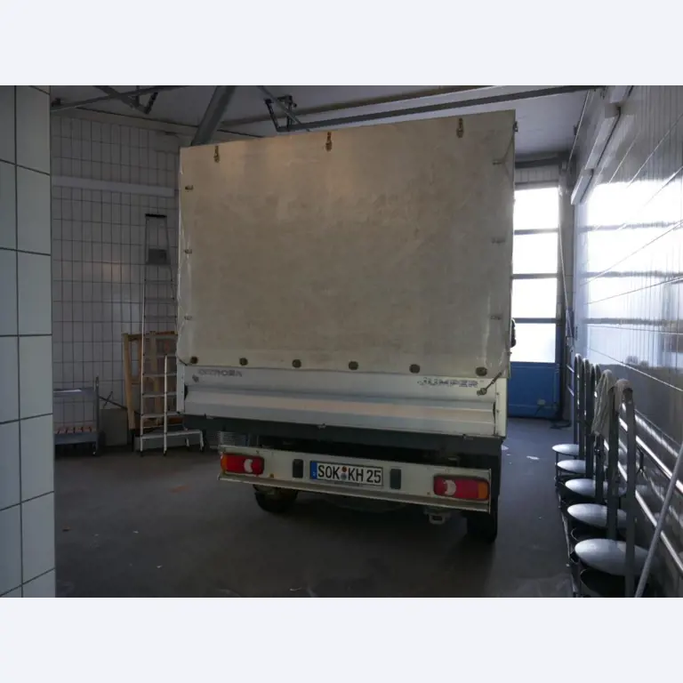 Medyczny sprzęt techniczny, wyposażenie sal operacyjnych, sterylne tace oraz sprzęt i meble szpitalne-11