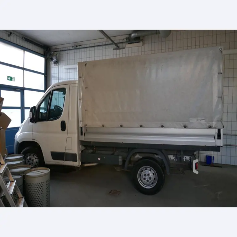 Medyczny sprzęt techniczny, wyposażenie sal operacyjnych, sterylne tace oraz sprzęt i meble szpitalne-9