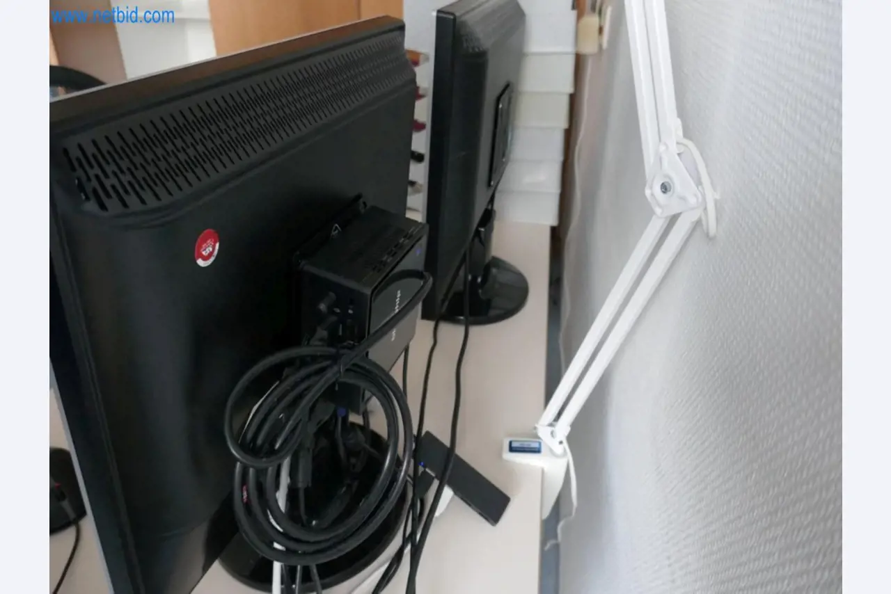 Medyczny sprzęt techniczny, wyposażenie sal operacyjnych, sterylne tace oraz sprzęt i meble szpitalne-2