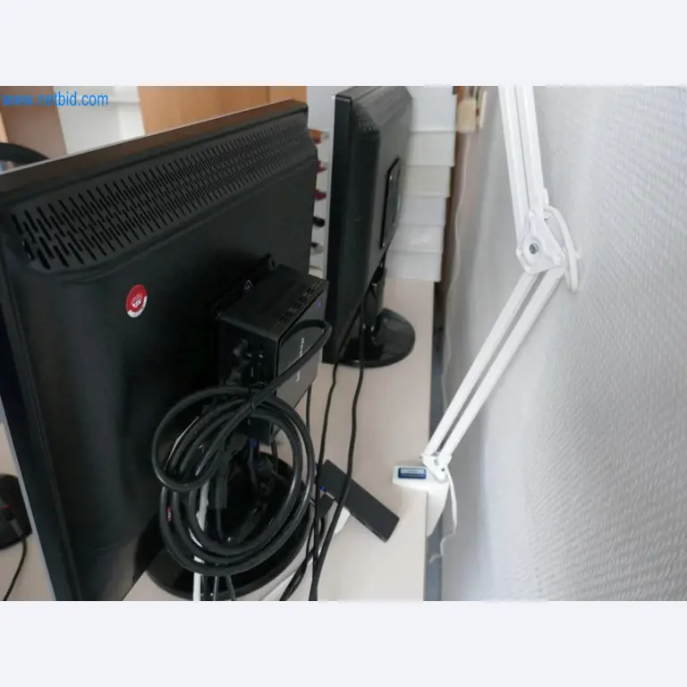 Medyczny sprzęt techniczny, wyposażenie sal operacyjnych, sterylne tace oraz sprzęt i meble szpitalne-2