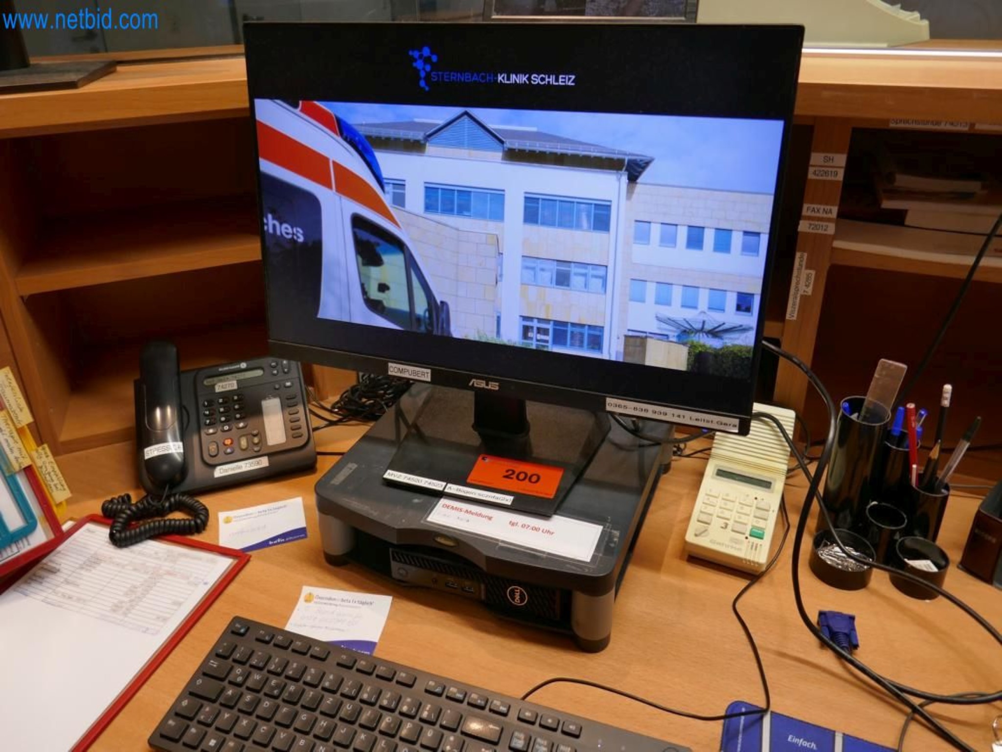 Medyczny sprzęt techniczny, wyposażenie sal operacyjnych, sterylne tace oraz sprzęt i meble szpitalne-1