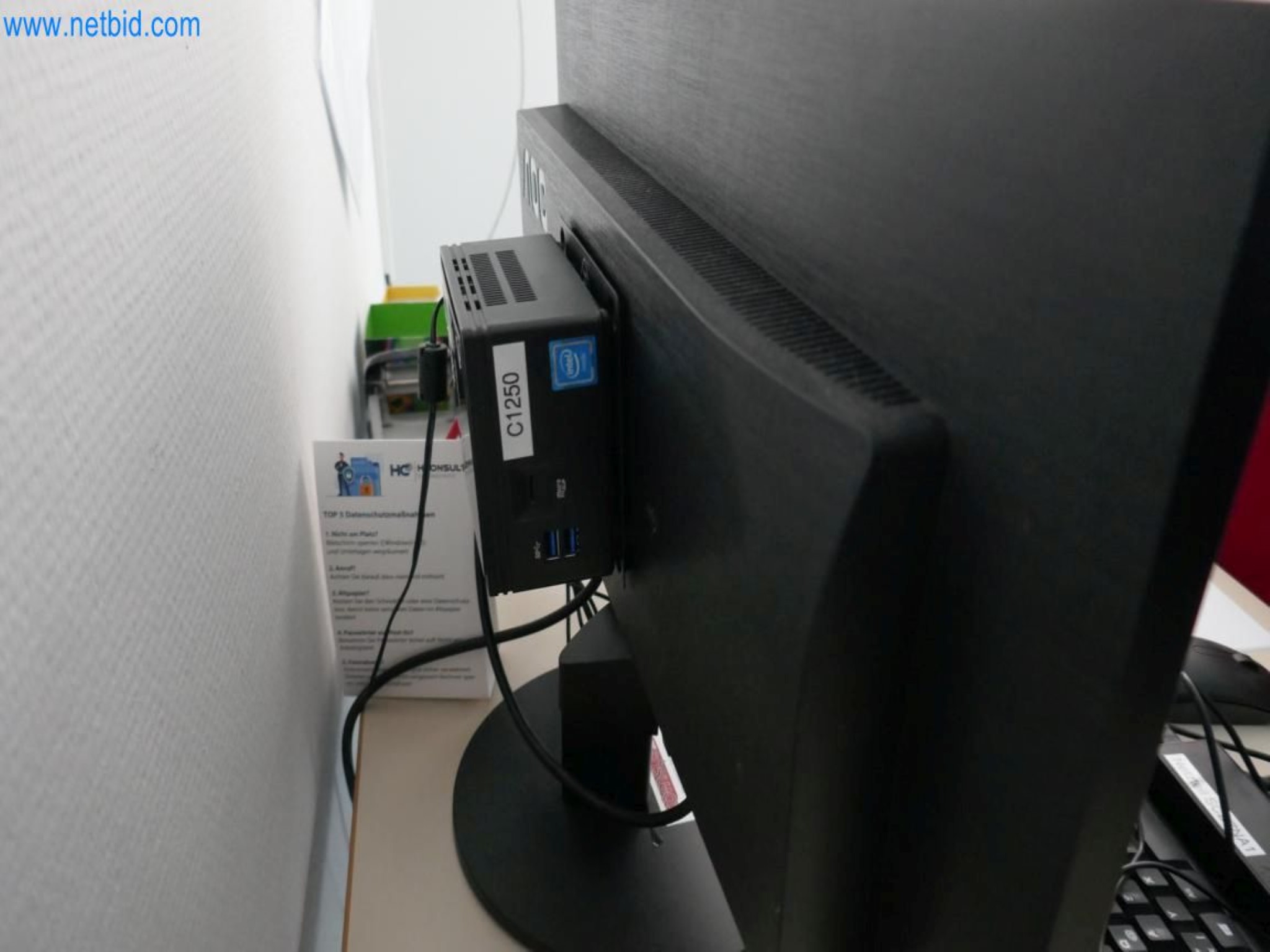 Medyczny sprzęt techniczny, wyposażenie sal operacyjnych, sterylne tace oraz sprzęt i meble szpitalne-2